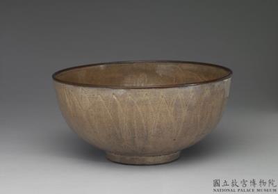 图片[2]-Bowl with incised lotus pattern in white glaze, Song to Ming dynasty, 12th -17th century-China Archive